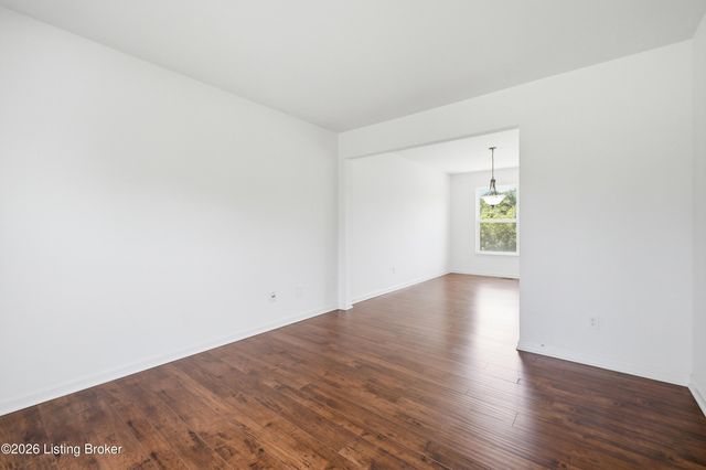 203 Brookfield Hills Ct, Louisville, KY 40245