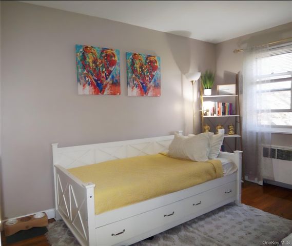 8 Cascade Terrace 1D, Yonkers, NY 10703