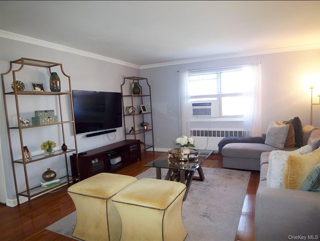 8 Cascade Terrace 1D, Yonkers, NY 10703