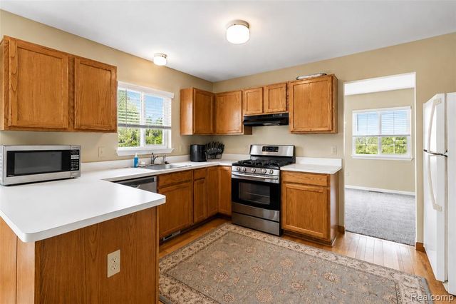 41585 Cherry Hill Road, Canton, MI 48188