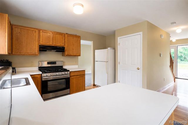 41585 Cherry Hill Road, Canton, MI 48188