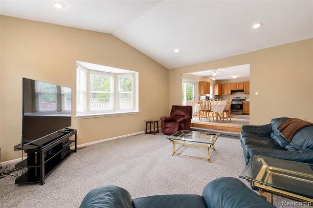 41585 Cherry Hill Road, Canton, MI 48188