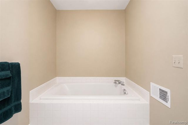 41585 Cherry Hill Road, Canton, MI 48188