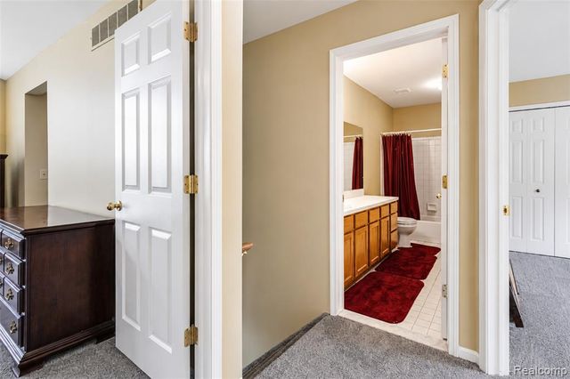 41585 Cherry Hill Road, Canton, MI 48188