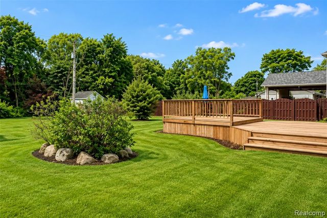 41585 Cherry Hill Road, Canton, MI 48188