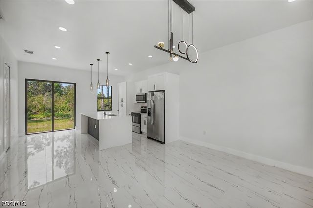 3121 69th ST W, Lehigh Acres, FL 33971