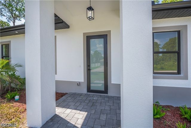 3121 69th ST W, Lehigh Acres, FL 33971