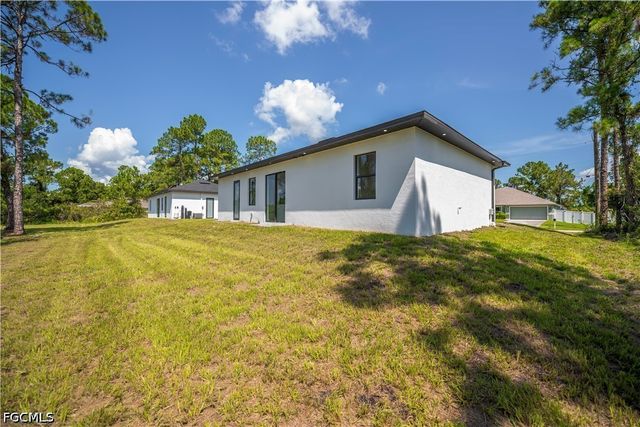 3121 69th ST W, Lehigh Acres, FL 33971