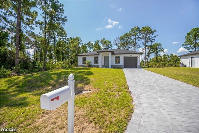 3121 69th ST W, Lehigh Acres, FL 33971