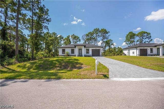 3121 69th ST W, Lehigh Acres, FL 33971