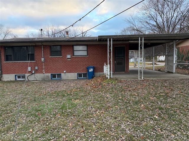 1679 Maldon Lane, St Louis, MO 63136