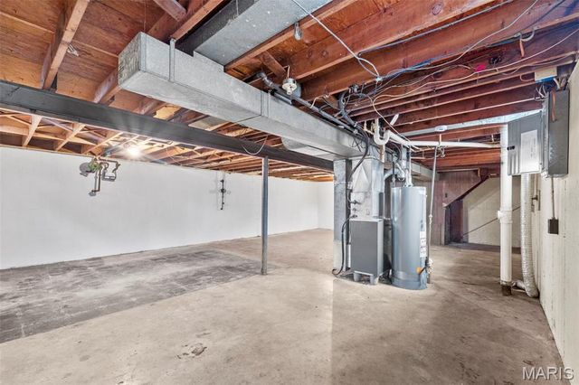 1679 Maldon Lane, St Louis, MO 63136