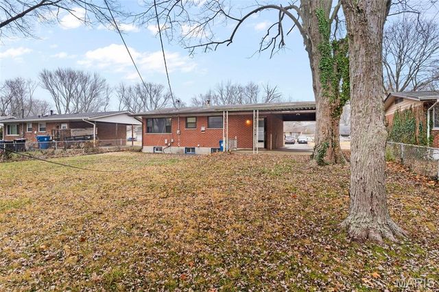 1679 Maldon Lane, St Louis, MO 63136