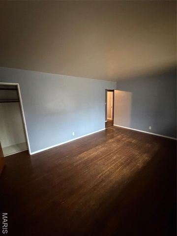 1679 Maldon Lane, St Louis, MO 63136