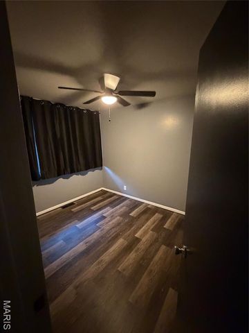 1679 Maldon Lane, St Louis, MO 63136