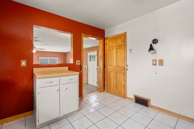 24 Park Villa Ave, Worcester, MA 01606
