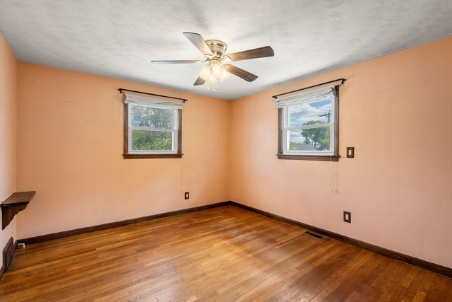 24 Park Villa Ave, Worcester, MA 01606