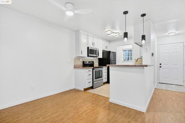 165 Lighthouse Dr, Vallejo, CA 94590