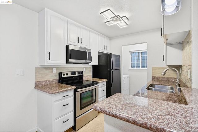 165 Lighthouse Dr, Vallejo, CA 94590