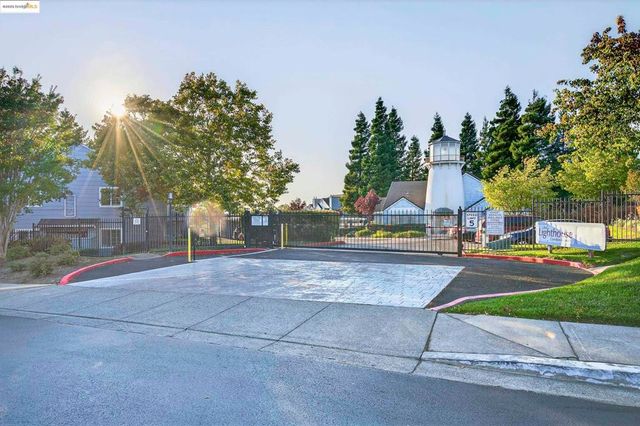 165 Lighthouse Dr, Vallejo, CA 94590