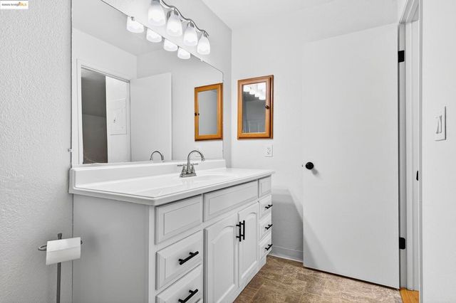 165 Lighthouse Dr, Vallejo, CA 94590