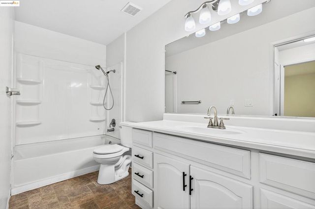 165 Lighthouse Dr, Vallejo, CA 94590