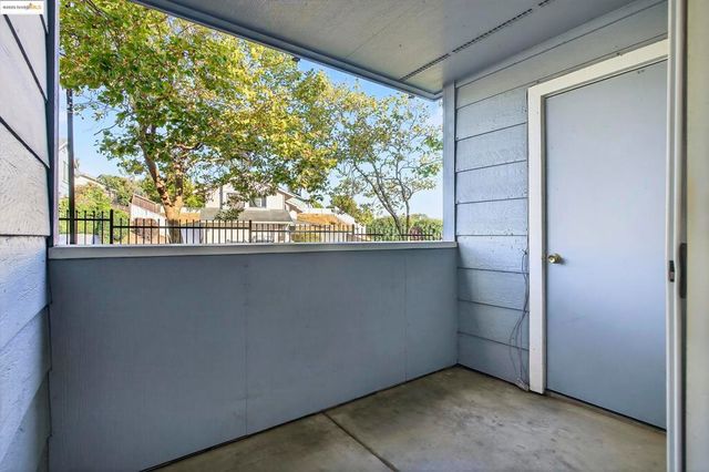 165 Lighthouse Dr, Vallejo, CA 94590