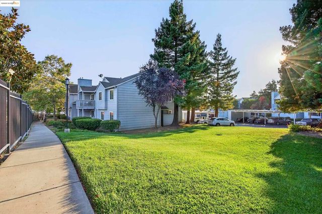 165 Lighthouse Dr, Vallejo, CA 94590