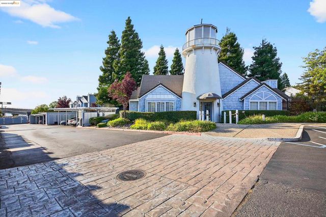 165 Lighthouse Dr, Vallejo, CA 94590