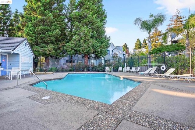 165 Lighthouse Dr, Vallejo, CA 94590