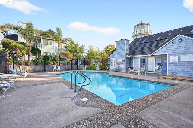 165 Lighthouse Dr, Vallejo, CA 94590