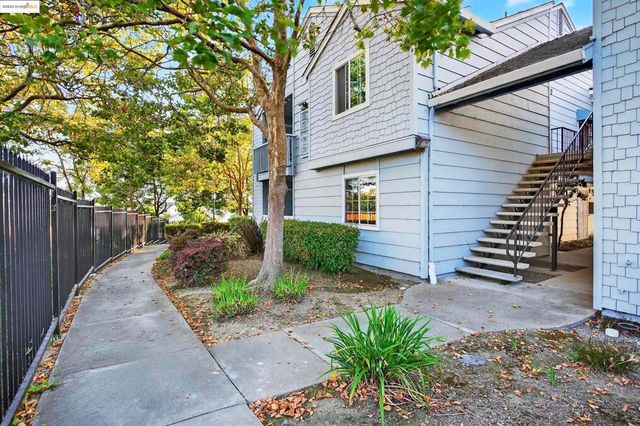 165 Lighthouse Dr, Vallejo, CA 94590