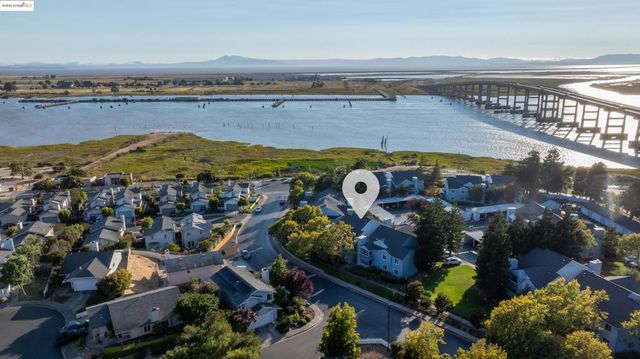 165 Lighthouse Dr, Vallejo, CA 94590