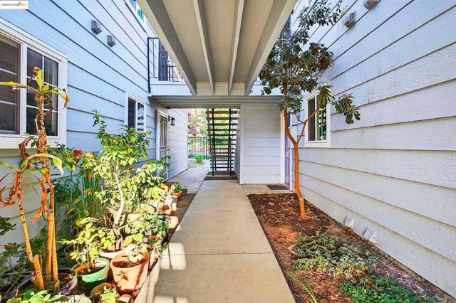 165 Lighthouse Dr, Vallejo, CA 94590