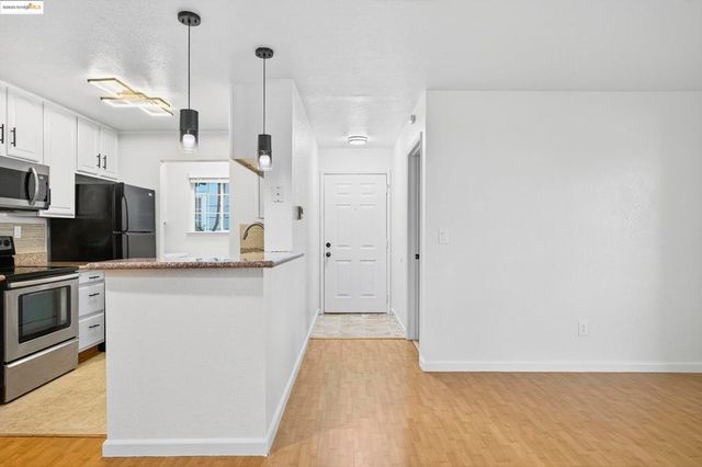 165 Lighthouse Dr, Vallejo, CA 94590