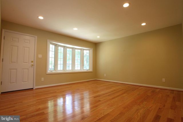 4106 ELIZABETH ST, Rockville, MD 20853