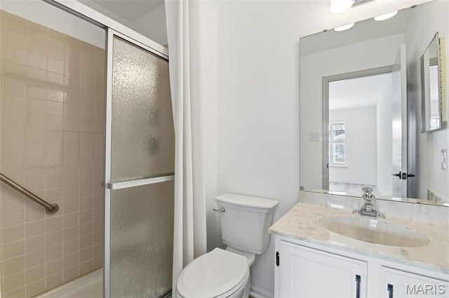 604 Pine Ridge Trails Court 202, Ballwin, MO 63021