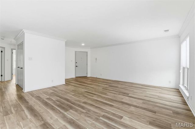 604 Pine Ridge Trails Court 202, Ballwin, MO 63021