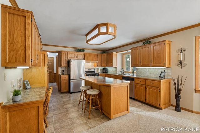 8618 Cedar Lake Drive, Jenison, MI 49428