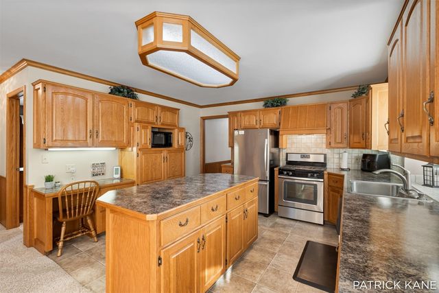 8618 Cedar Lake Drive, Jenison, MI 49428