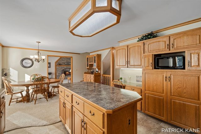 8618 Cedar Lake Drive, Jenison, MI 49428