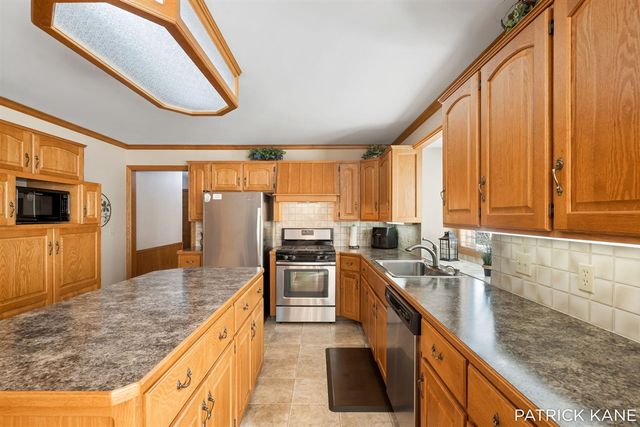 8618 Cedar Lake Drive, Jenison, MI 49428