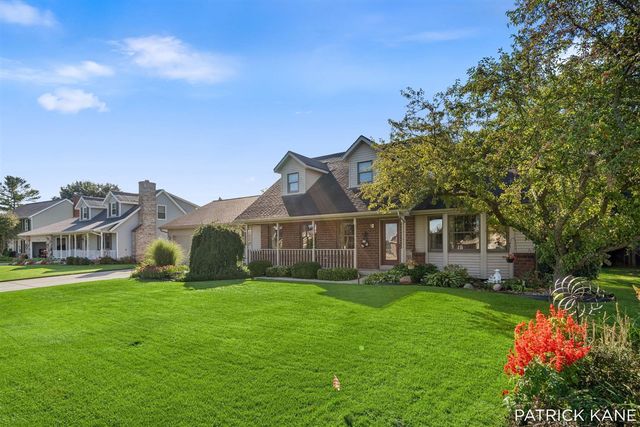 8618 Cedar Lake Drive, Jenison, MI 49428