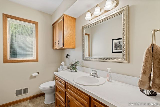 8618 Cedar Lake Drive, Jenison, MI 49428