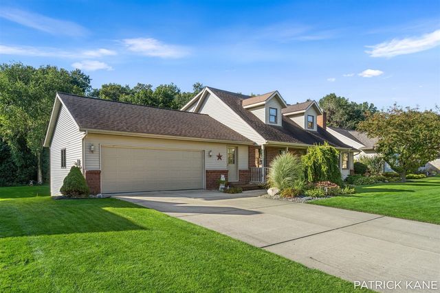 8618 Cedar Lake Drive, Jenison, MI 49428