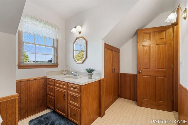 8618 Cedar Lake Drive, Jenison, MI 49428
