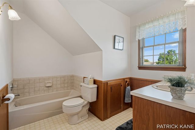 8618 Cedar Lake Drive, Jenison, MI 49428