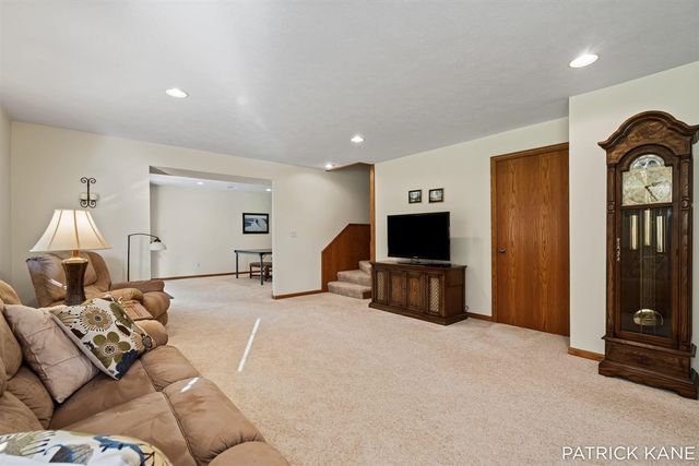 8618 Cedar Lake Drive, Jenison, MI 49428