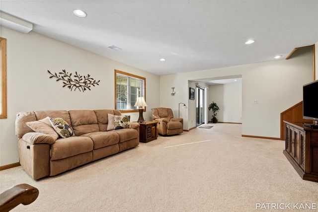 8618 Cedar Lake Drive, Jenison, MI 49428