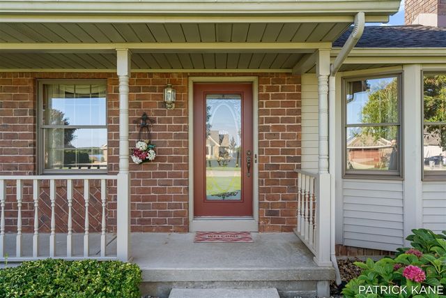 8618 Cedar Lake Drive, Jenison, MI 49428